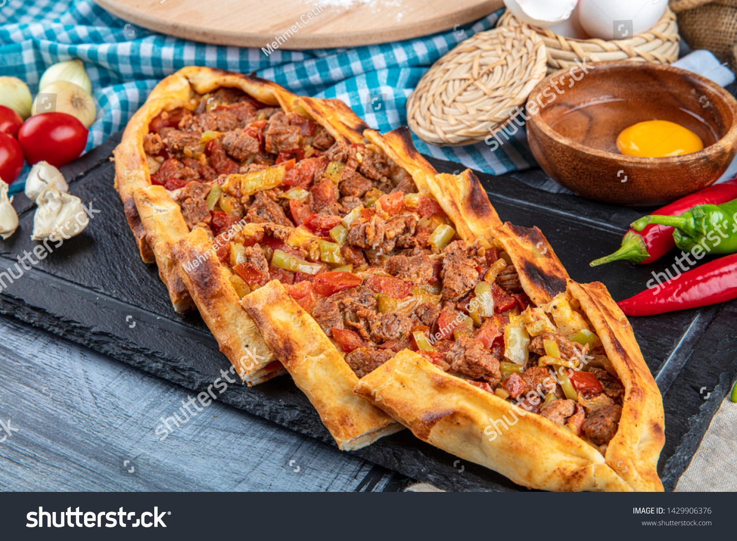 Kuşbaşılı Pide